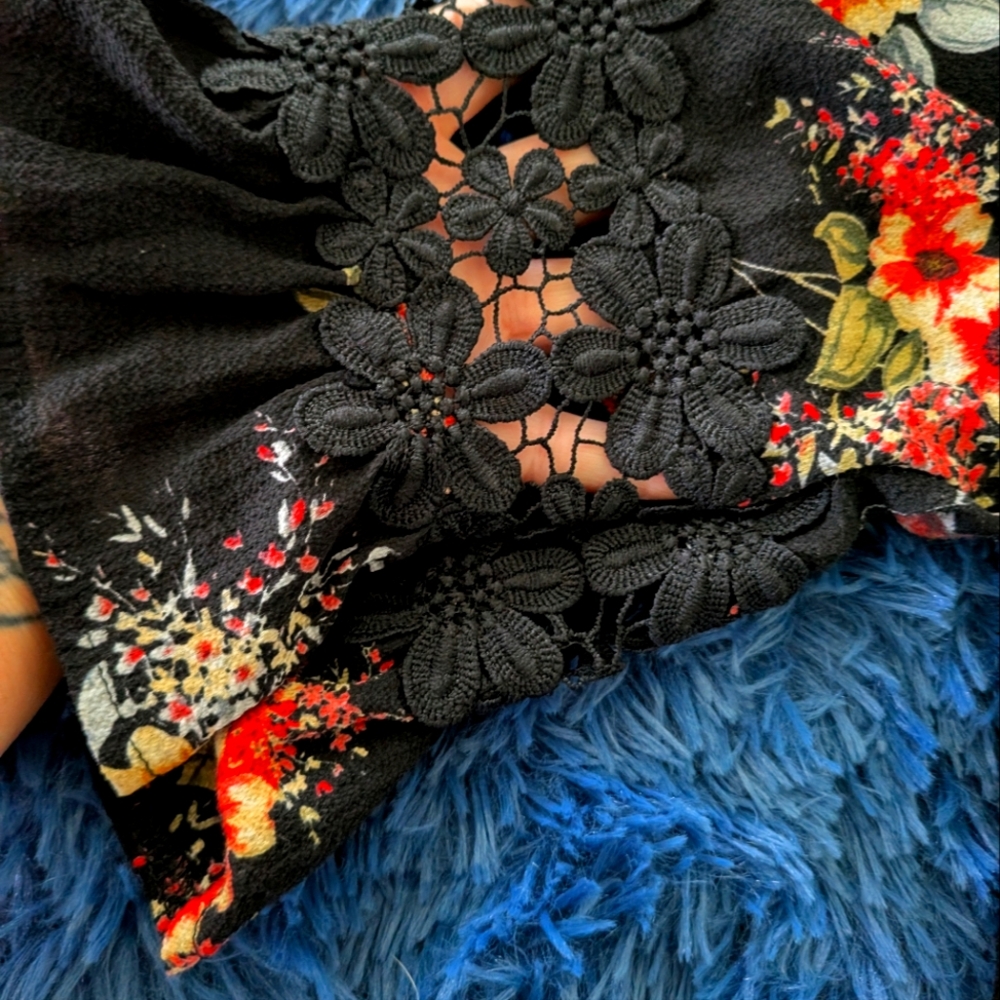 Blouse - Picture 3 of 5